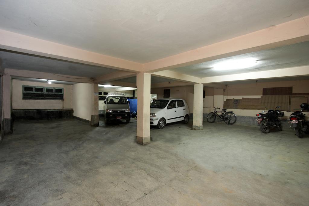 Hotel Kamal Катманду Экстерьер фото