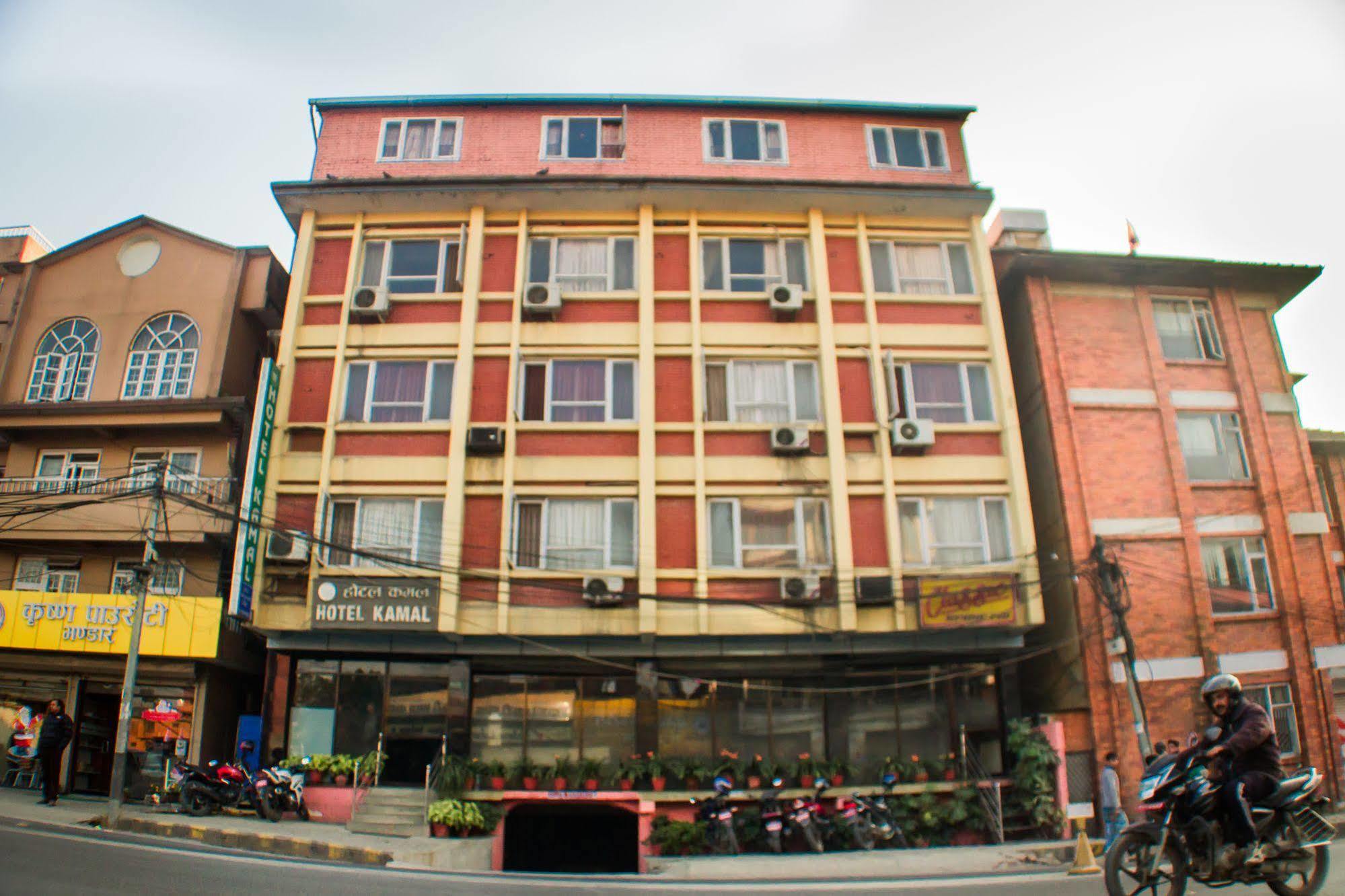 Hotel Kamal Катманду Экстерьер фото