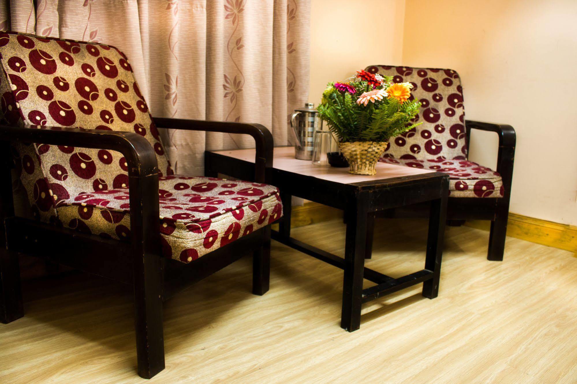 Hotel Kamal Катманду Экстерьер фото