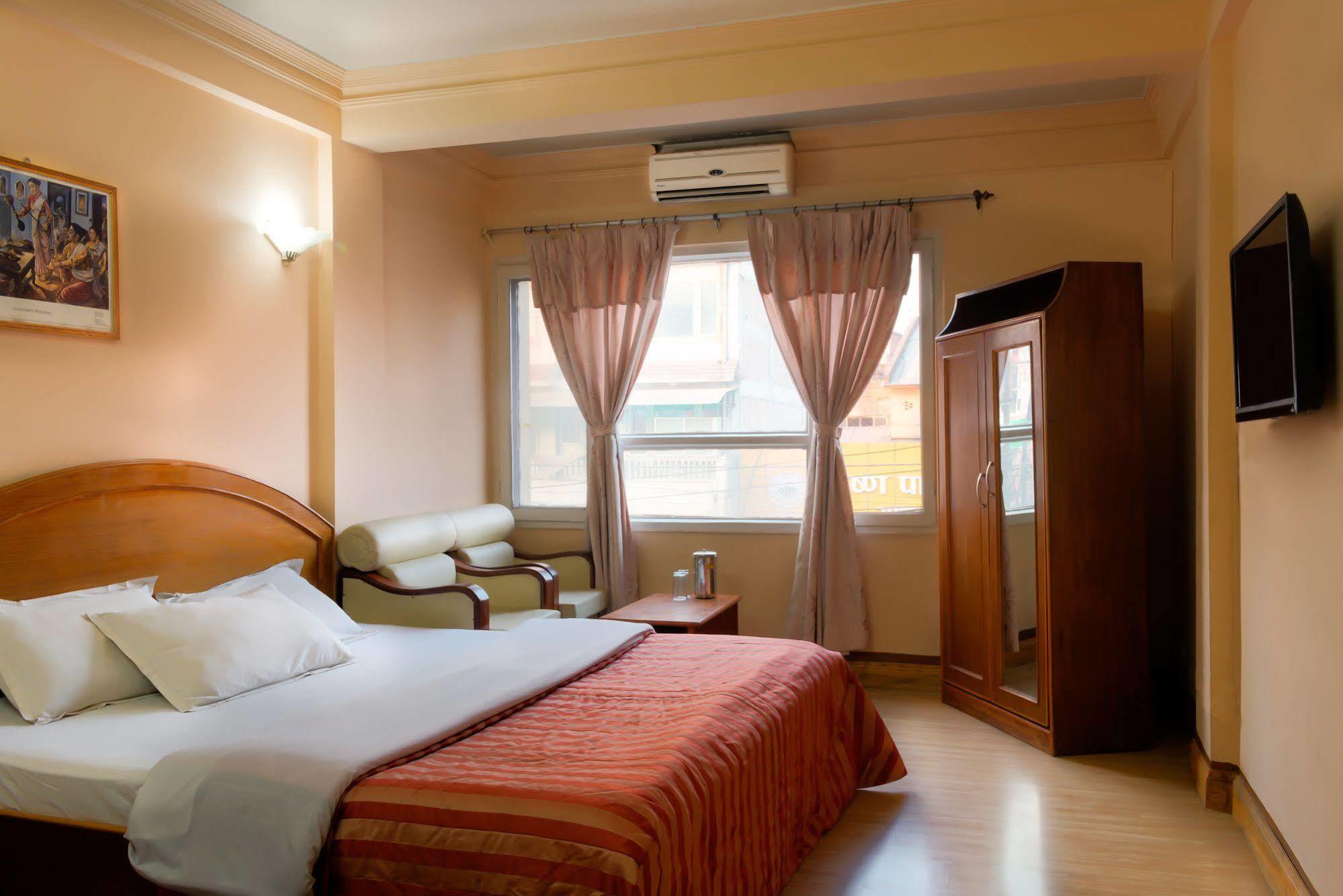 Hotel Kamal Катманду Экстерьер фото