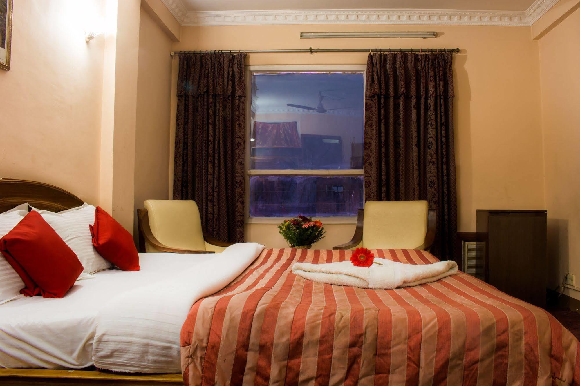 Hotel Kamal Катманду Экстерьер фото
